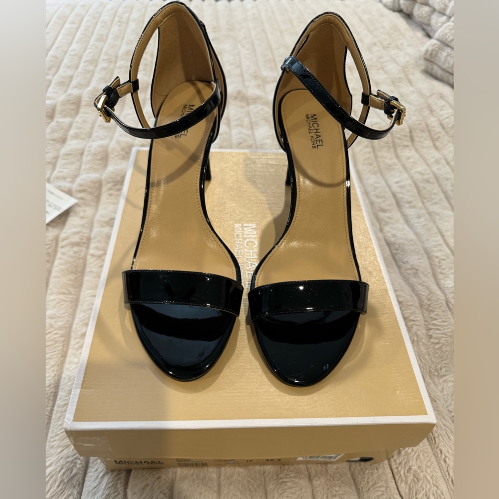 Michael Kors Simone Mid sandal size 8.5 black patent leather